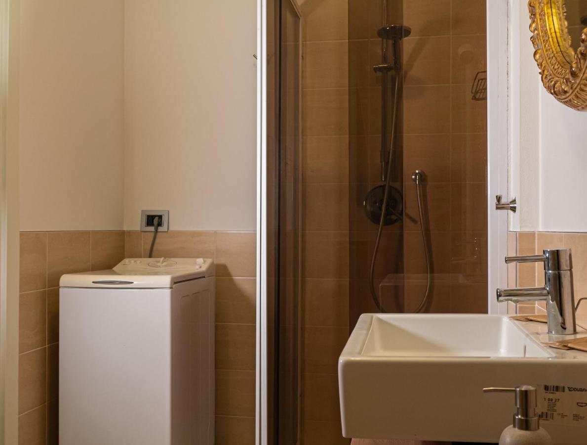 Maison Blanche: Appartamento Elegante Con Parcheggio Privato Мантуя Екстер'єр фото