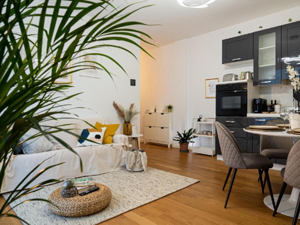 Maison Blanche: Appartamento Elegante Con Parcheggio Privato Мантуя Екстер'єр фото